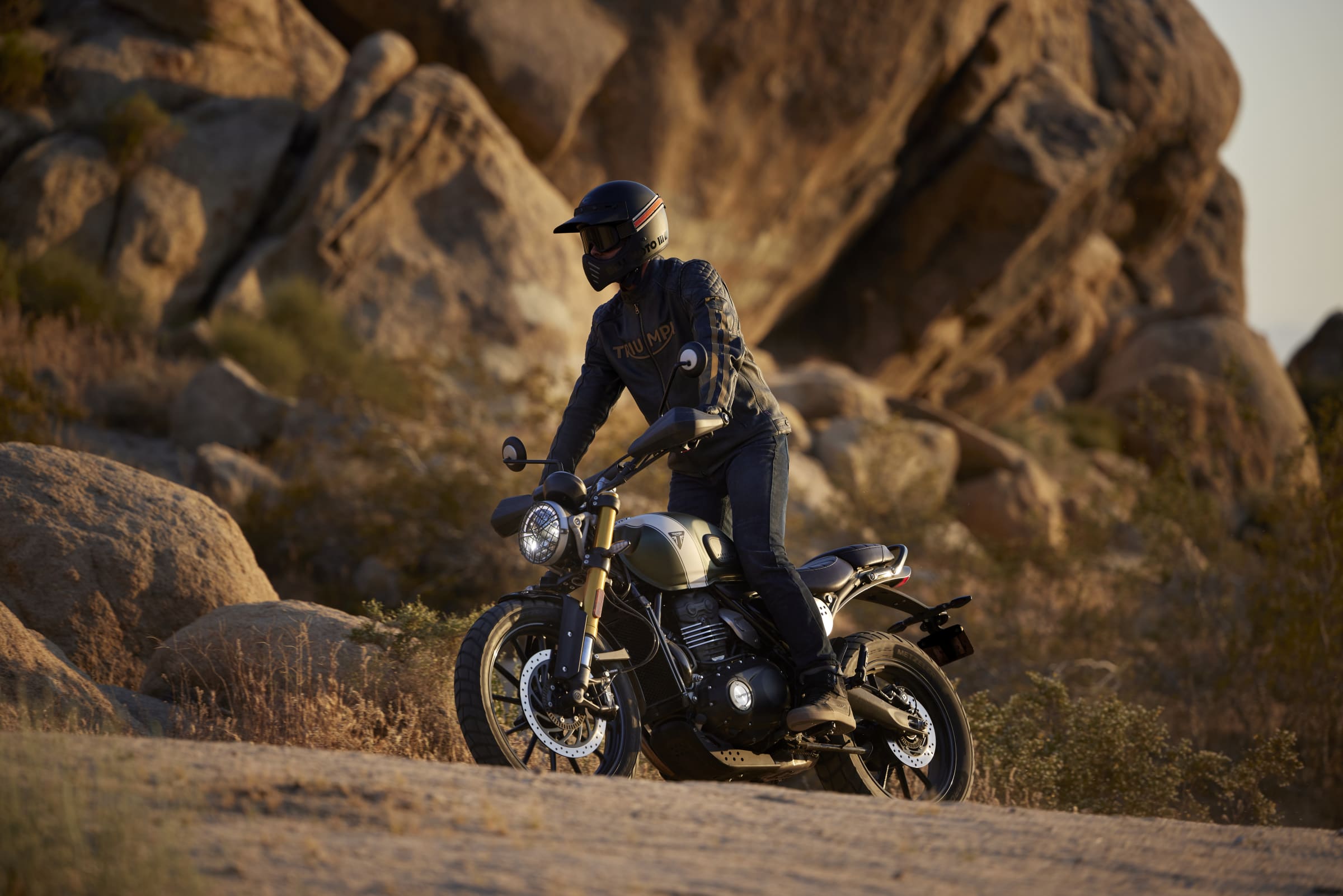 Triumph Scrambler 400 X adventure riding