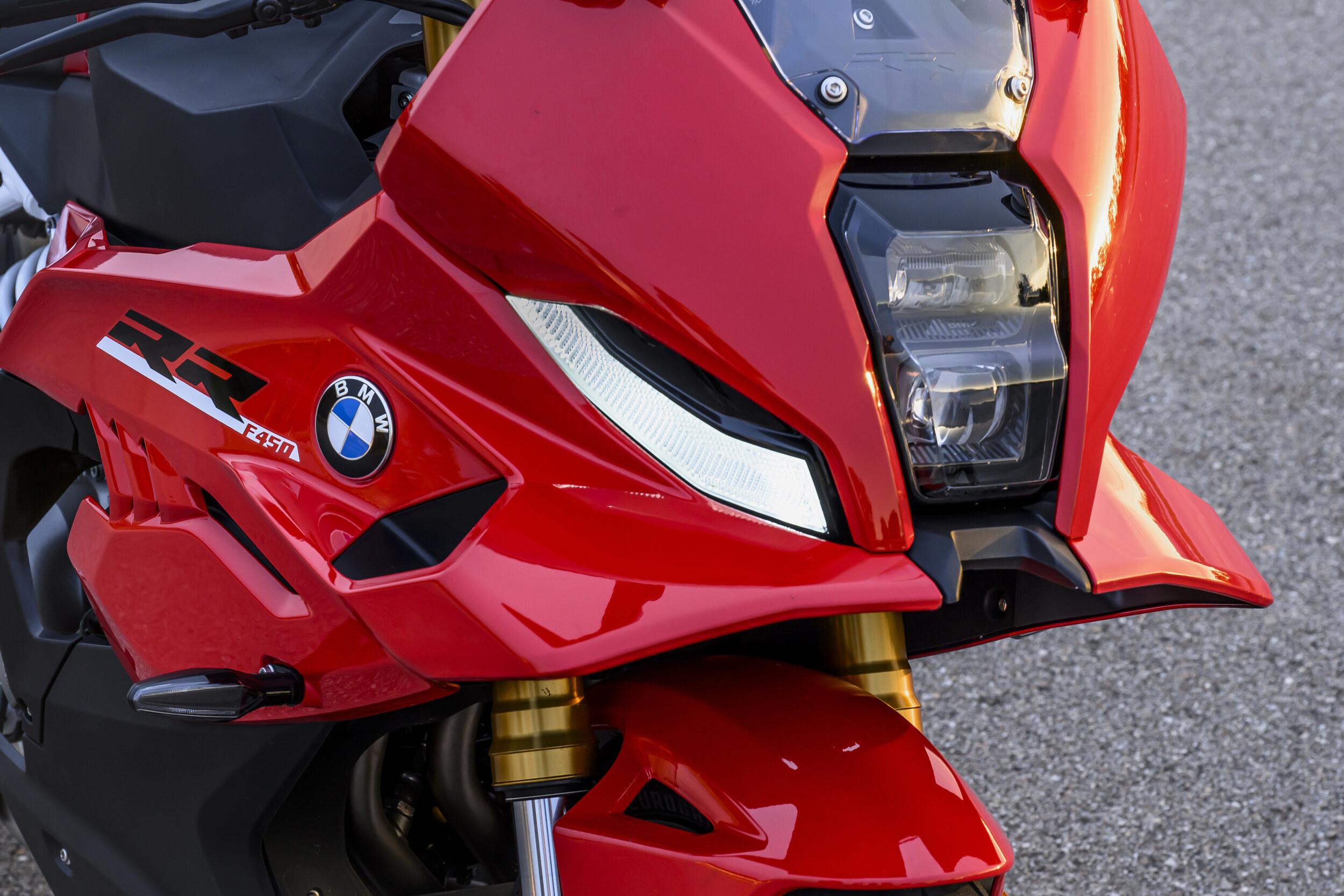 BMW F 450 RR representing the new lightweight motorcycle market