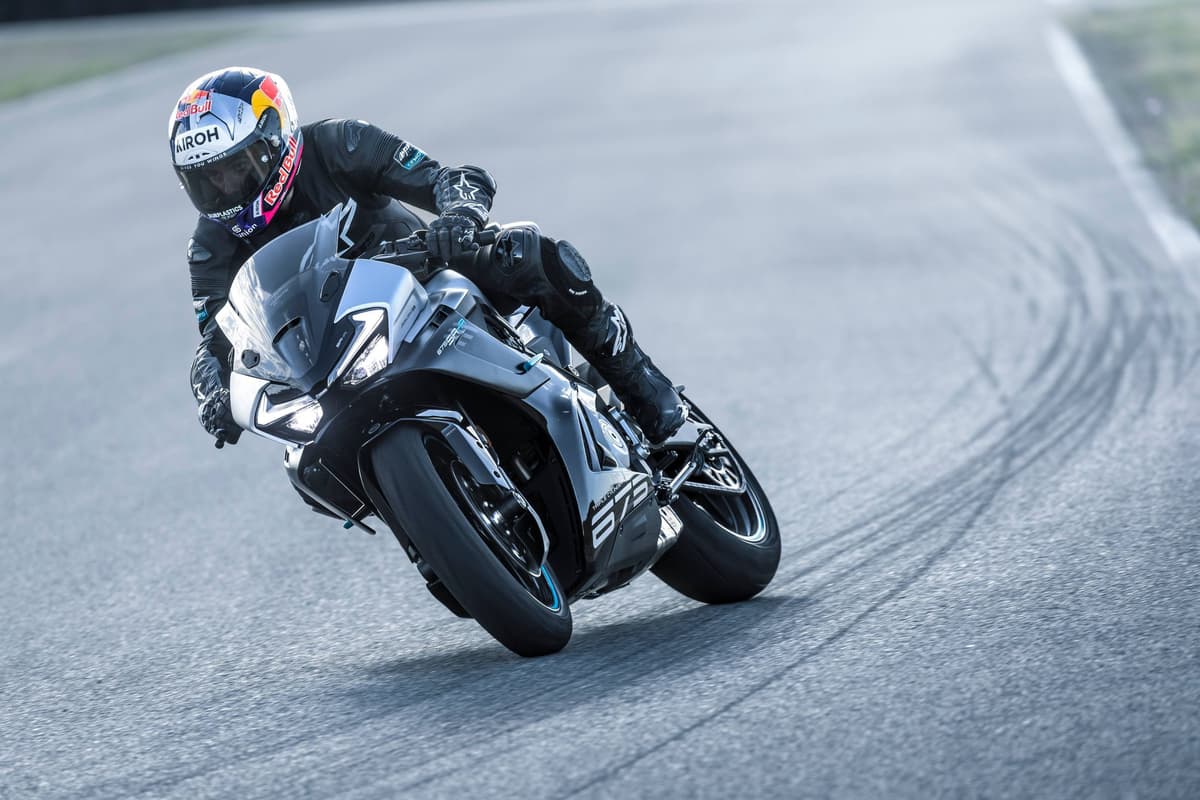 CFMOTO 675SR-R in action on a racetrack